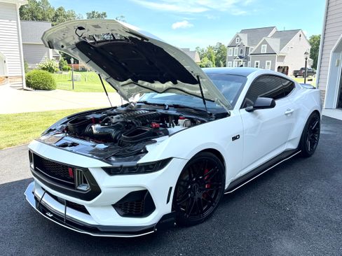 Used 2024 Ford Mustang GT Premium w/ GT Performance Package image 5