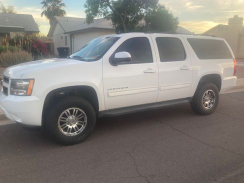 Used 2012 Chevrolet Suburban LT w/ Luxury Package image 1