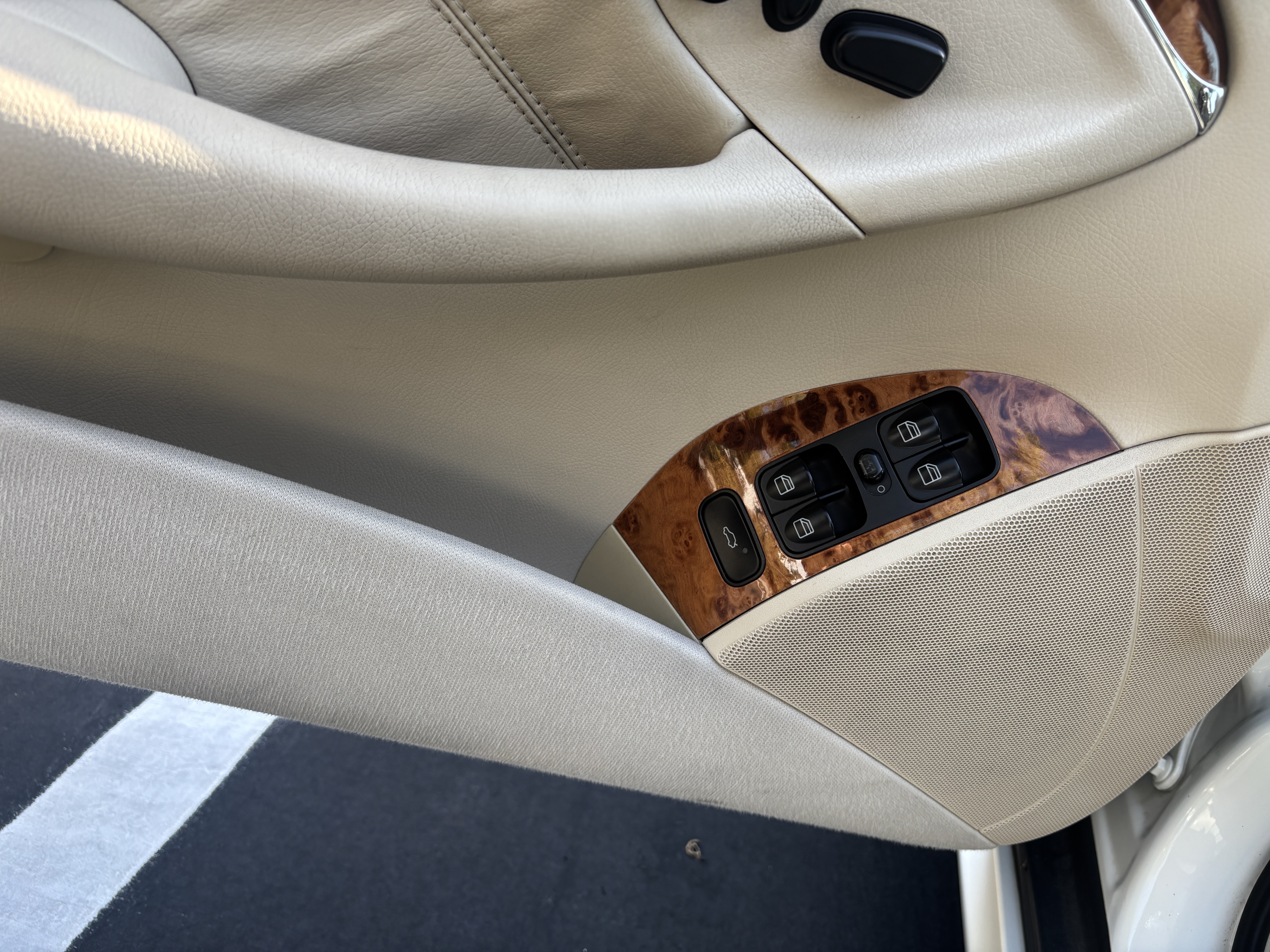 Used 2004 Mercedes-Benz CLK 320 Coupe image 21