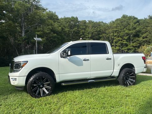 Used 2020 Nissan Titan SL w/ Moonroof Package AWD/4WD image 1
