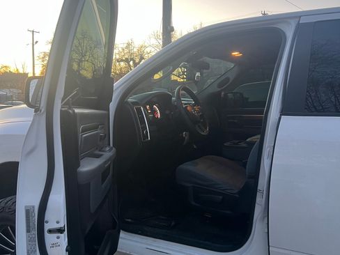 Used 2017 RAM 2500 SLT image 5