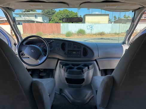 Used 2007 Ford E-150 and Econoline 150 image 6