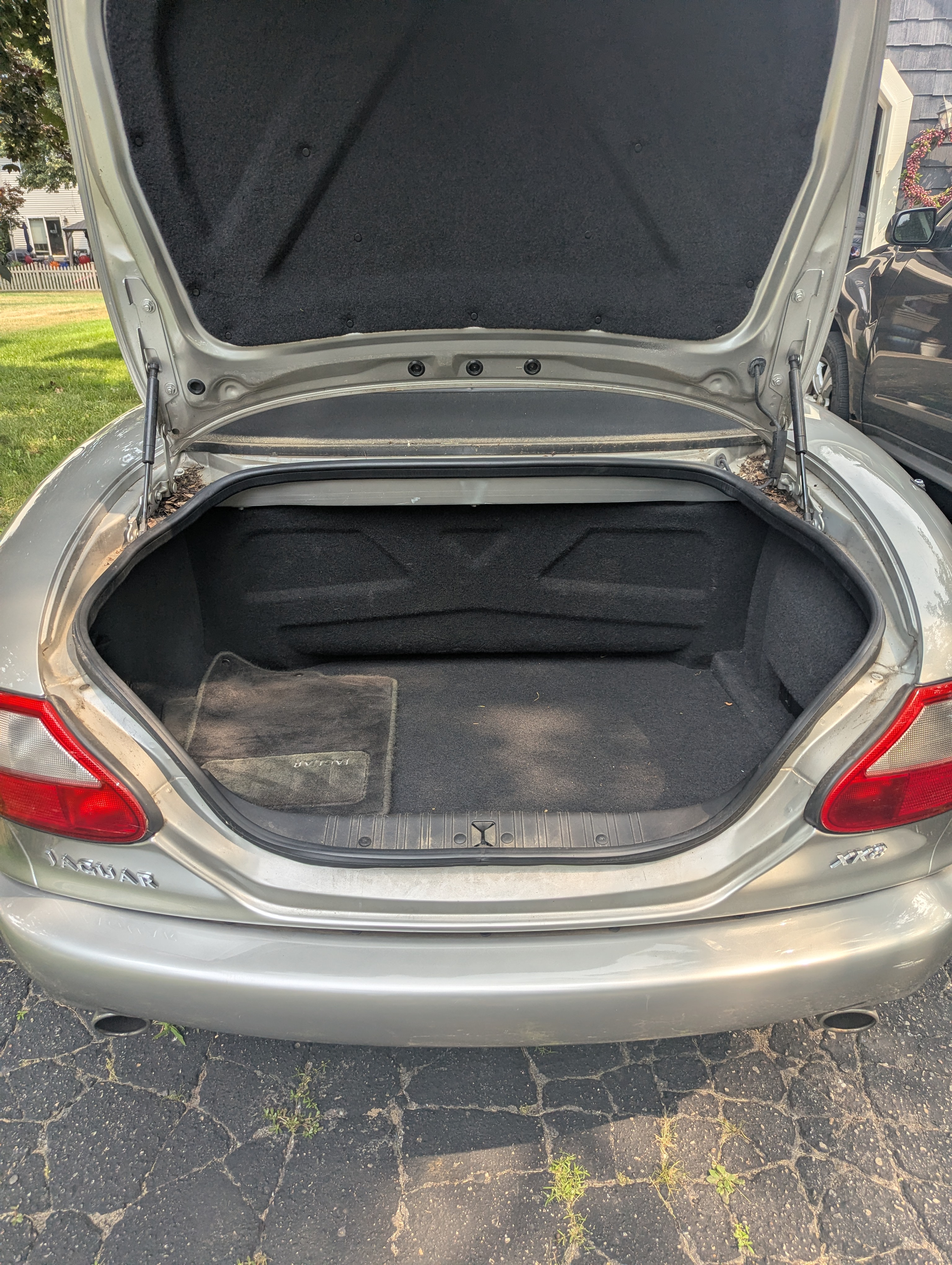 Used 1999 Jaguar XK8 Convertible RWD image 8