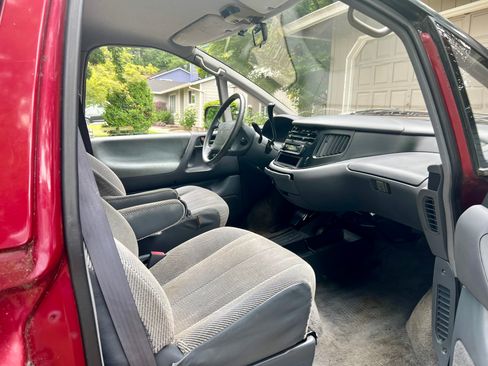 Used 1992 Toyota Previa LE image 5
