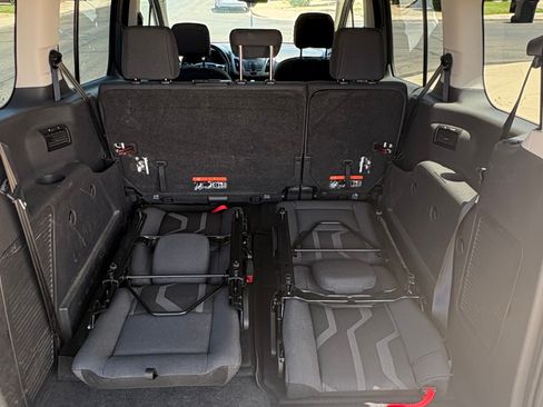 Used 2016 Ford Transit Connect XLT FWD image 15