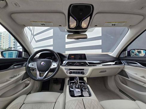 Used 2021 BMW ALPINA B7 xDrive w/ Luxury Rear Seating Package image 11