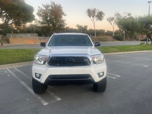 Used 2015 Toyota Tacoma PreRunner image 2