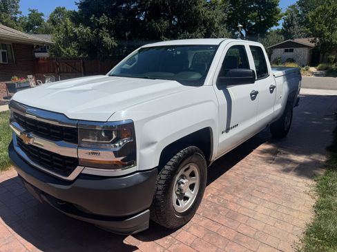 Used 2018 Chevrolet Silverado 1500 W/T w/ Trailering Package image 6