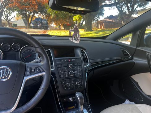 Used 2017 Buick Cascada Premium image 8