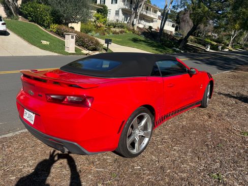 Used 2017 Chevrolet Camaro SS image 2