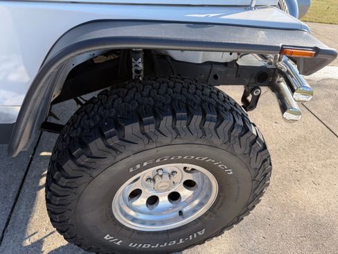 Used 1995 Jeep Wrangler Sport S image 10