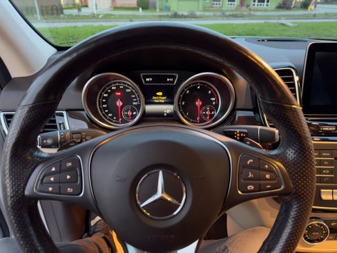 Used 2016 Mercedes-Benz GLE 300d 4MATIC image 6