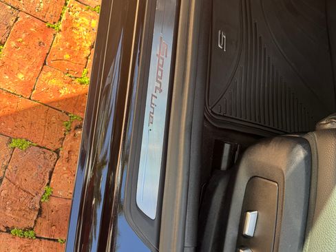 Used 2018 BMW 530i xDrive w/ Premium Package image 16