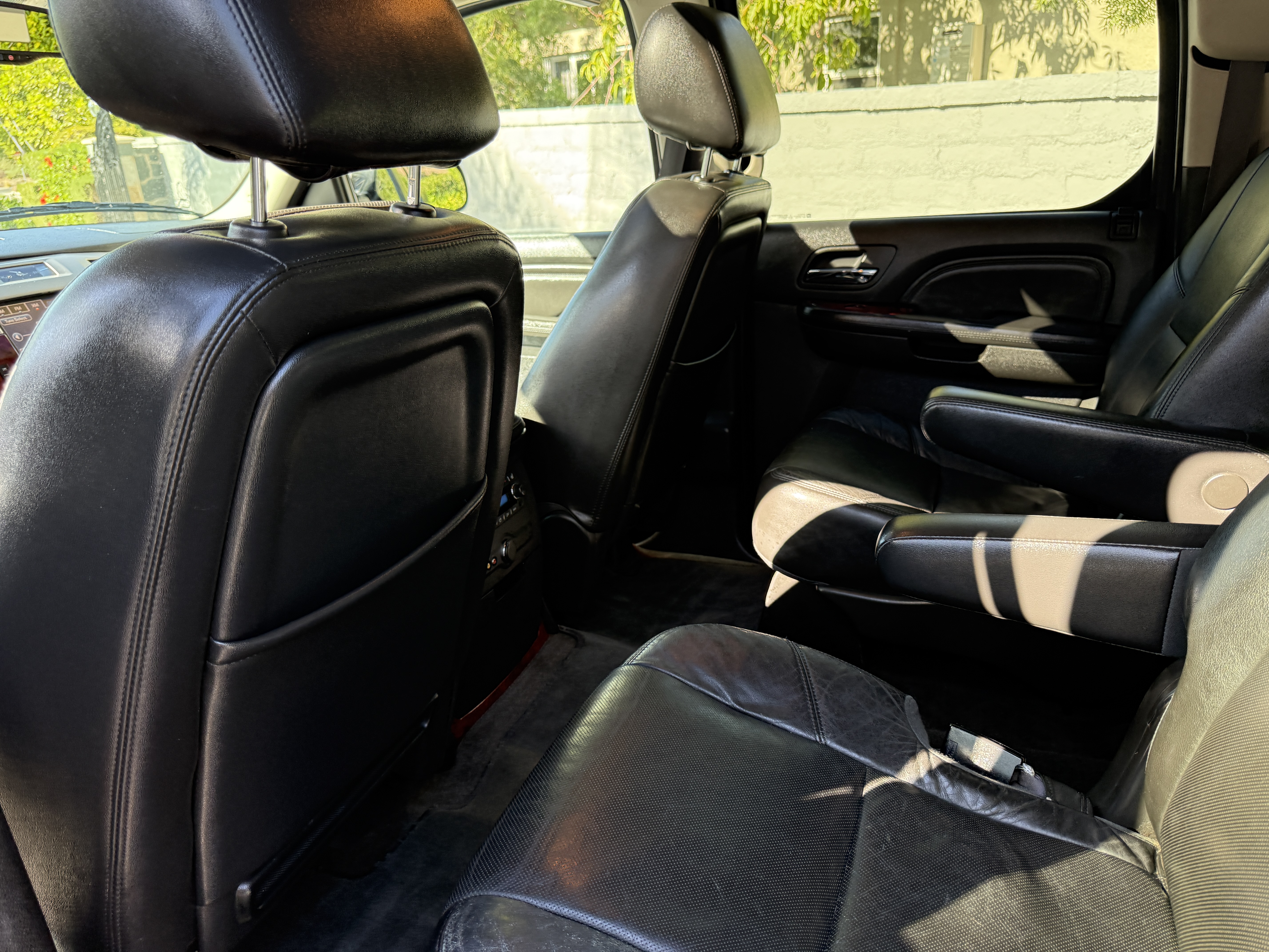 Used 2013 Cadillac Escalade ESV Premium AWD/4WD image 14