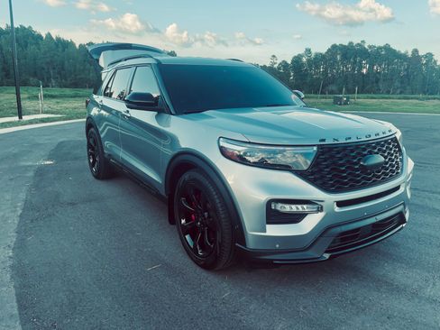 Used 2022 Ford Explorer ST w/ Equipment Group 401A AWD/4WD image 6