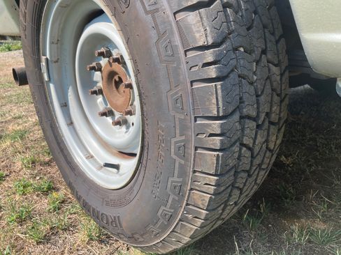 Used 2010 Ford E-350 and Econoline 350 XLT image 11