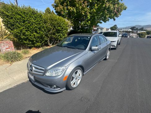 Used 2010 Mercedes-Benz C 300 Sedan image 9