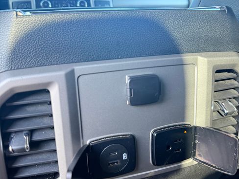 Used 2020 Ford F350 Lariat w/ Chrome Package AWD/4WD image 21