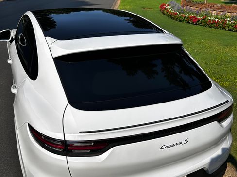 Used 2020 Porsche Cayenne S AWD/4WD image 9
