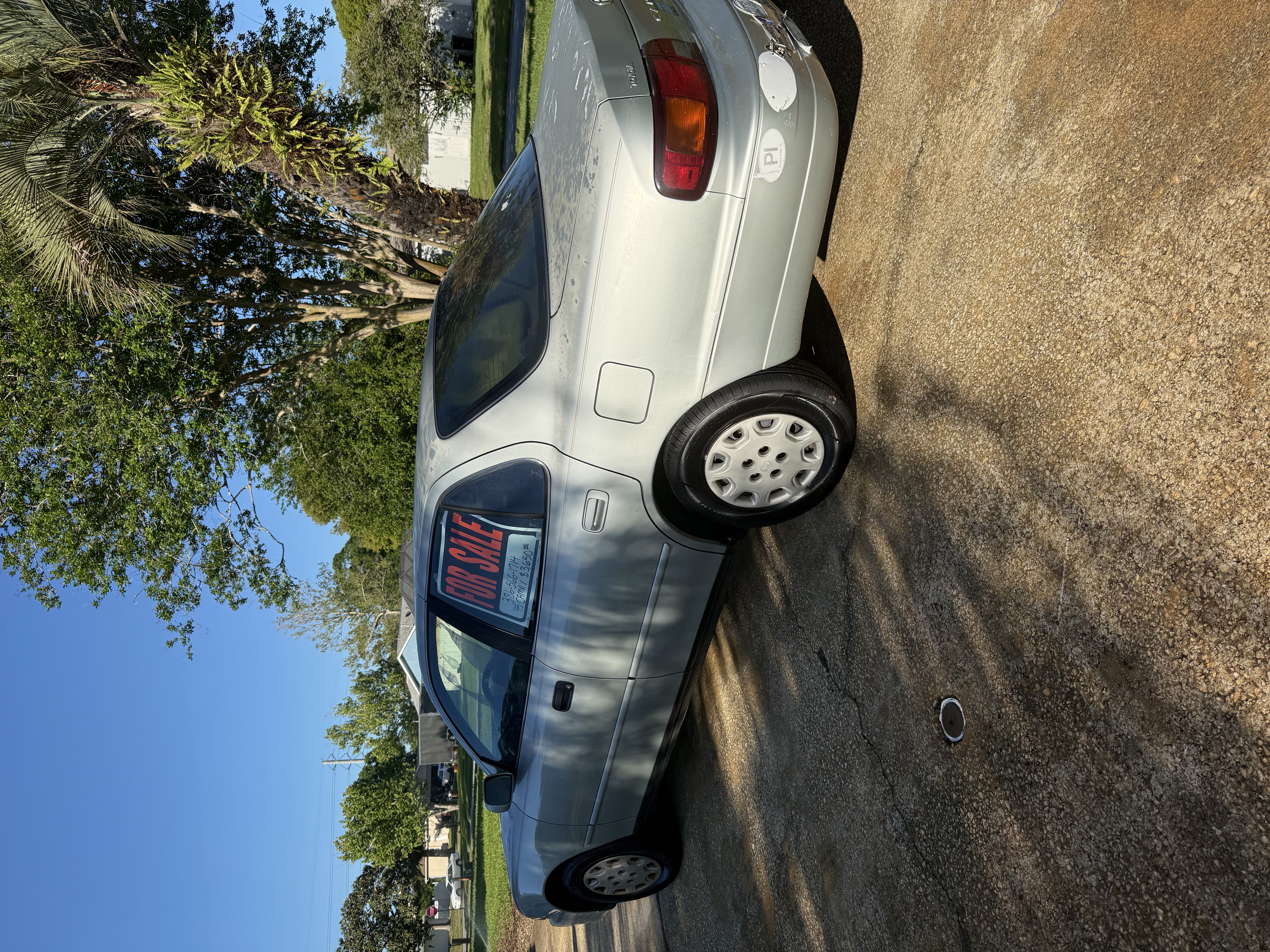 Used 1995 Toyota Camry LE FWD image 2