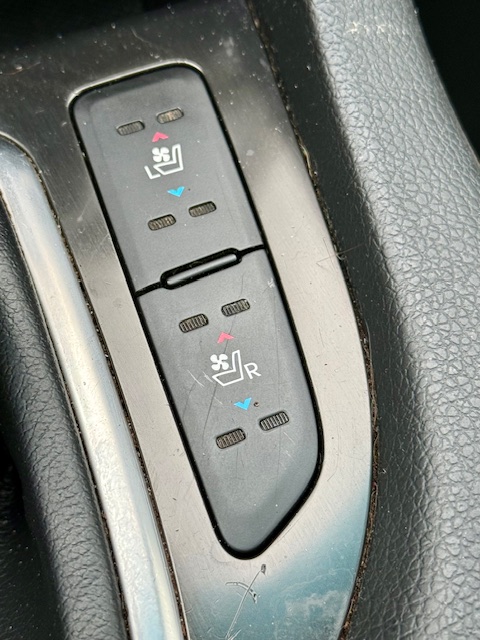 Used 2012 Kia Optima Hybrid w/ Hybrid Premium Technology Pkg FWD image 11
