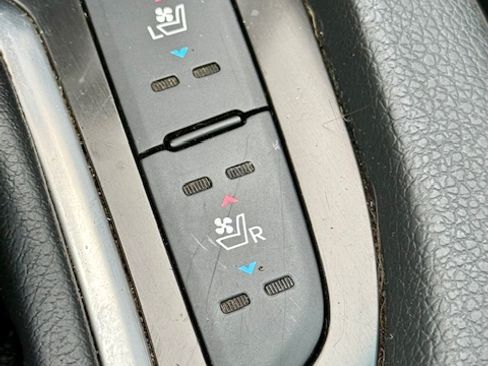 Used 2012 Kia Optima Hybrid w/ Hybrid Premium Technology Pkg image 11