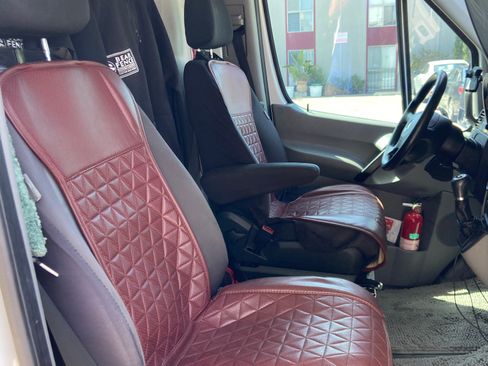 Used 2016 Mercedes-Benz Sprinter 2500 image 10