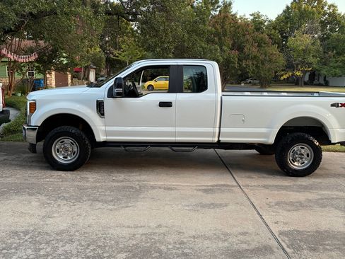 Used 2017 Ford F250 XL w/ Power Equipment Group AWD/4WD image 2
