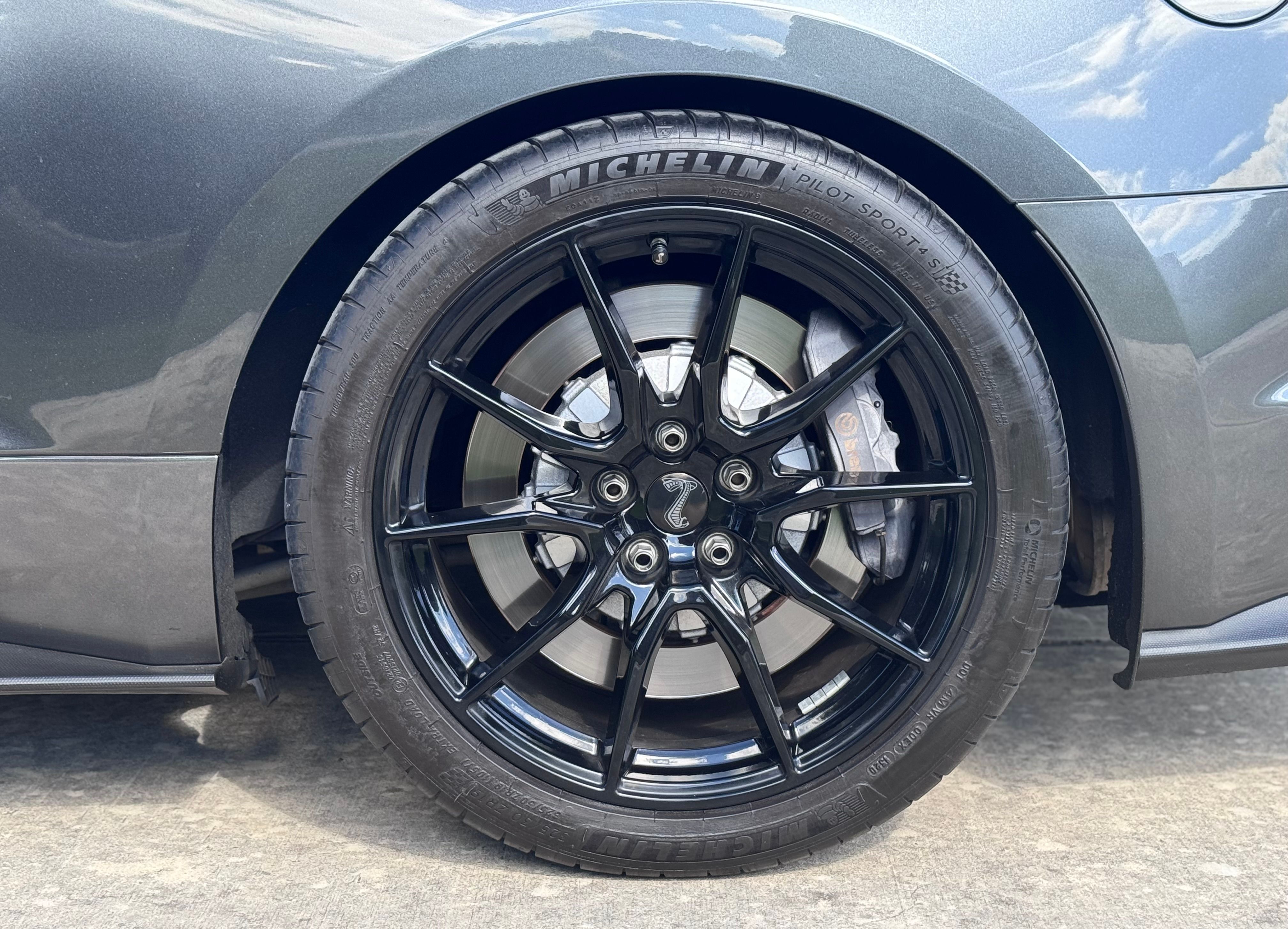 Used 2019 Ford Mustang Shelby GT350 w/ Technology Package RWD image 29
