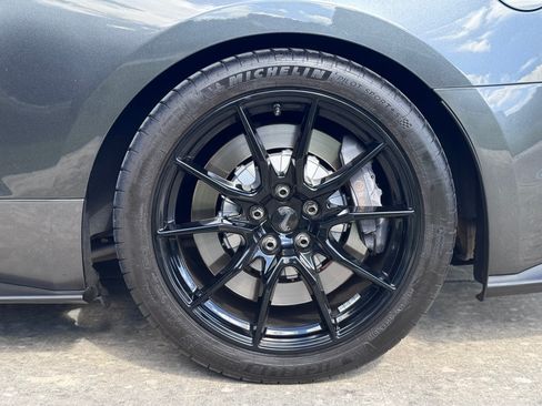 Used 2019 Ford Mustang Shelby GT350 w/ Technology Package RWD image 29