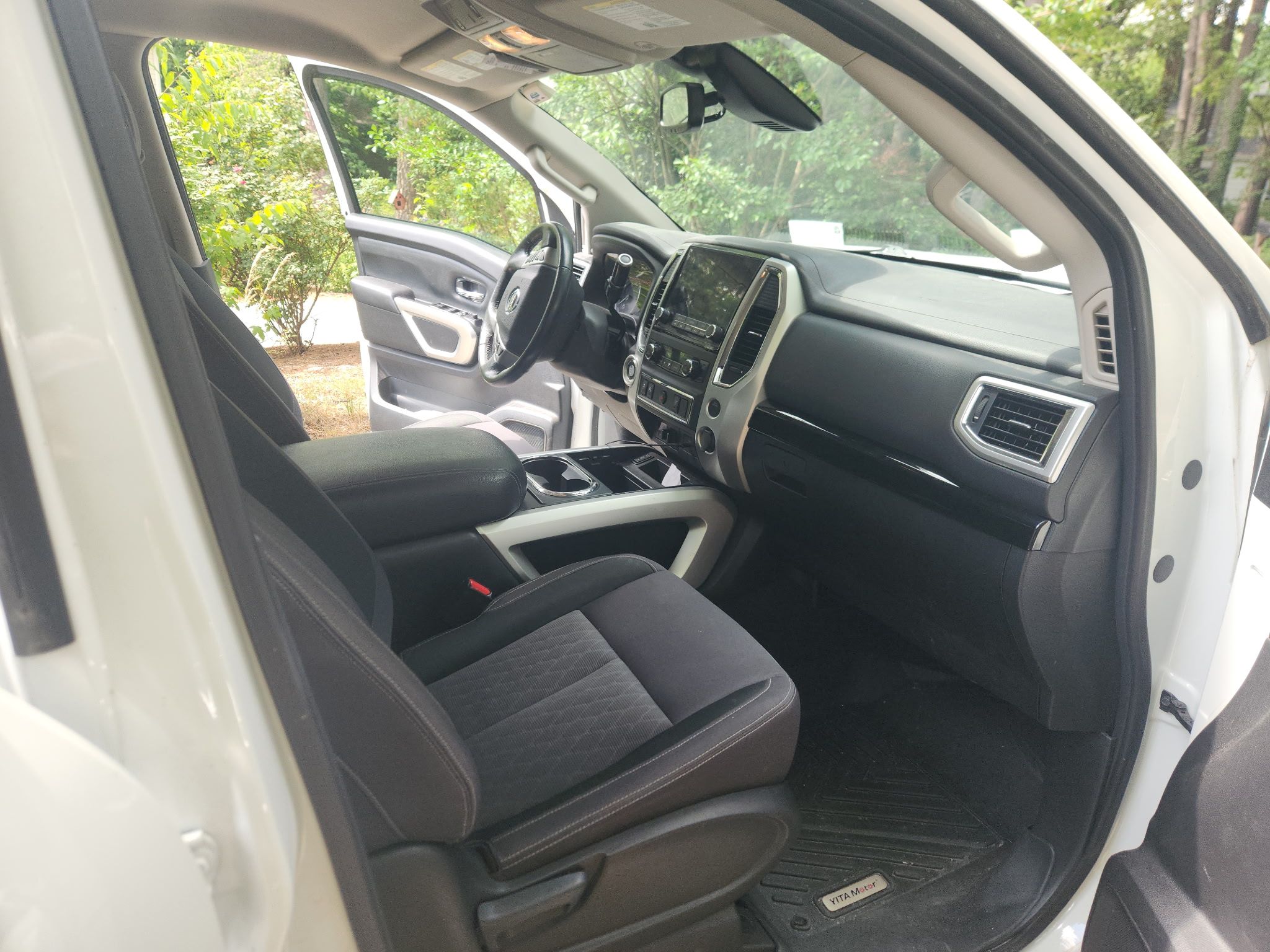 Used 2021 Nissan Titan SV w/ SV Convenience Package RWD image 4