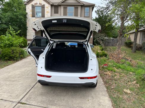 Used 2025 Audi Q5 2.0T Premium image 8