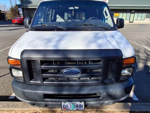 Used 2010 Ford E-350 and Econoline 350 XL image 4