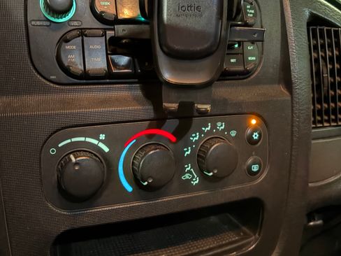 Used 2005 Dodge Ram 3500 Truck SLT w/ Quad Cab Big Horn Value Group AWD/4WD image 11