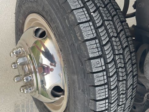 Used 2013 Ford E-350 and Econoline 350 Super Duty w/ Shuttle Bus Prep Pkg image 14