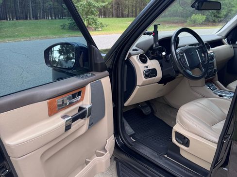 Used 2015 Land Rover LR4 HSE AWD/4WD image 11