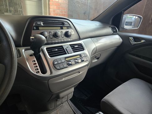 Used 2010 Honda Odyssey EX image 2