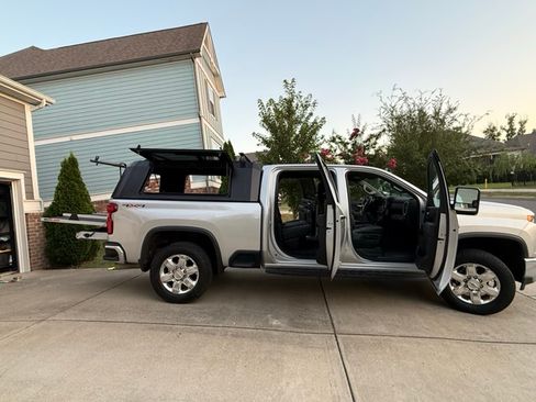 Used 2022 Chevrolet Silverado 2500 LTZ w/ Gooseneck/5TH Wheel Package AWD/4WD image 2