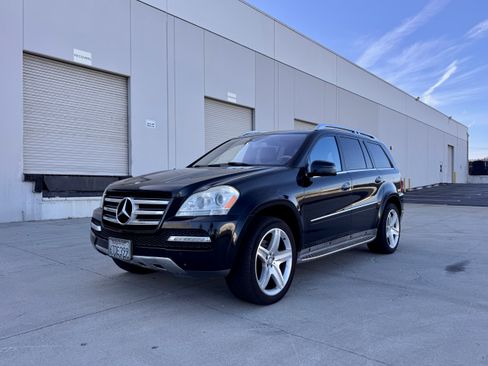 Used 2011 Mercedes-Benz GL 550 4MATIC image 1