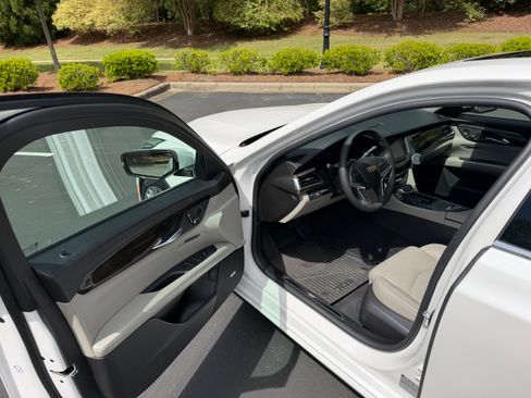 Used 2018 Cadillac CT6 Premium Luxury w/ Super Cruise Package image 6