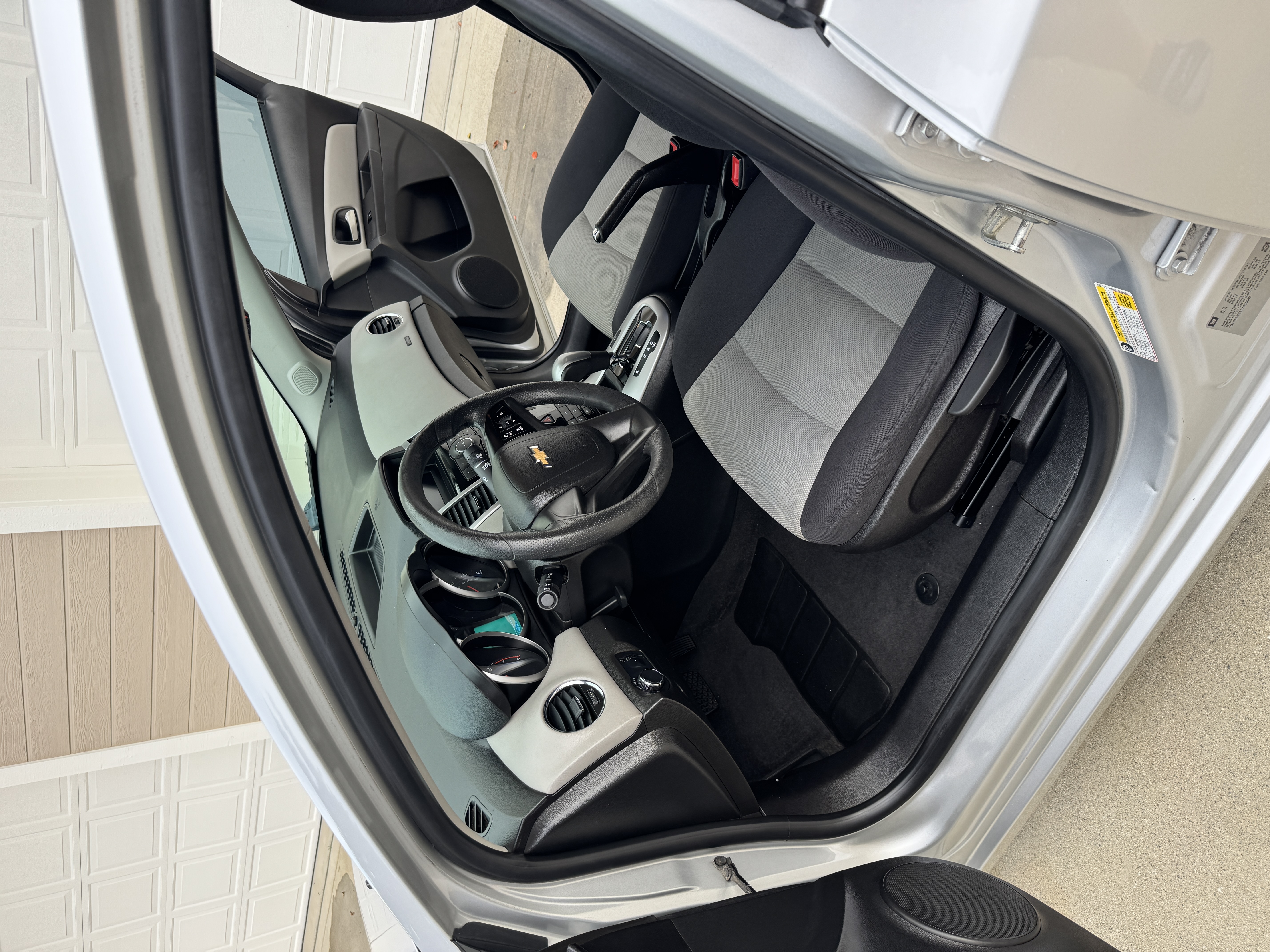 Used 2014 Chevrolet Cruze LS FWD image 13