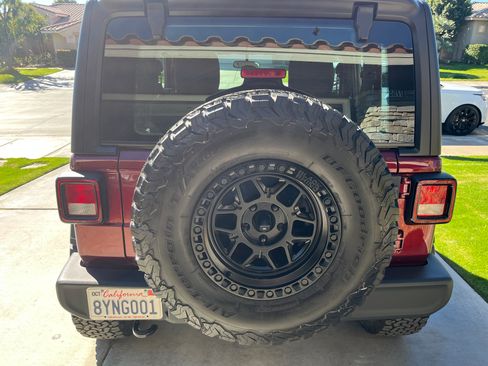 Used 2021 Jeep Wrangler Sport image 6