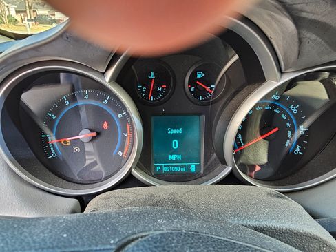 Used 2012 Chevrolet Cruze LT image 13