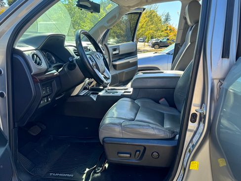 Used 2016 Toyota Tundra Limited w/ Limited Premium Package AWD/4WD image 15