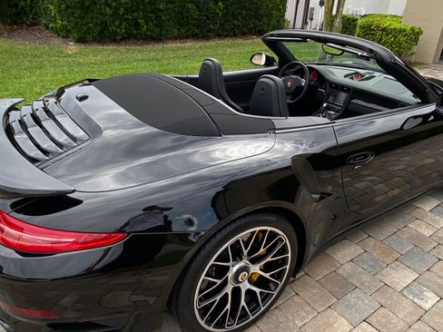 Used 2016 Porsche 911 Turbo S image 11