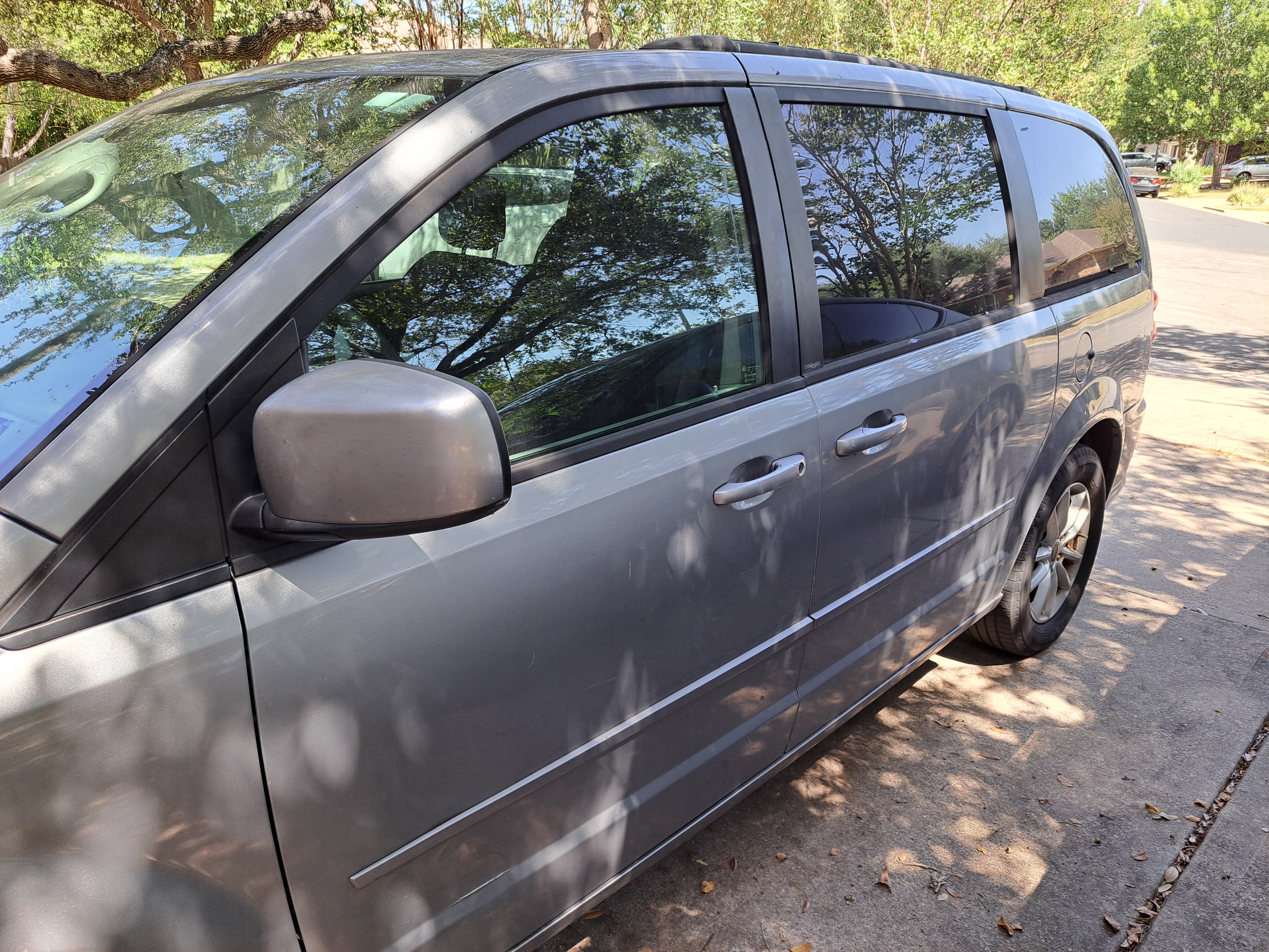 Used 2013 Dodge Grand Caravan SXT w/ Rear Park Assist Pkg FWD image 10