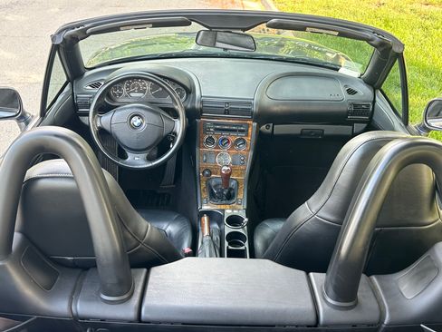 Used 2000 BMW Z3 2.5i RWD image 9