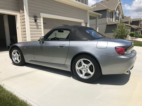 Used 2000 Honda S2000 image 2