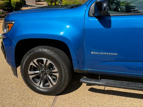 Used 2022 Chevrolet Colorado Z71 w/ Safety Package AWD/4WD image 17