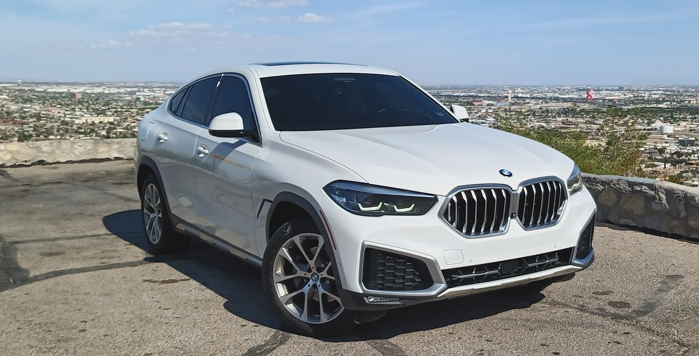 Used 2020 BMW X6 sDrive40i w/ Premium Package RWD image 2